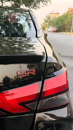 نيسان فيرسا